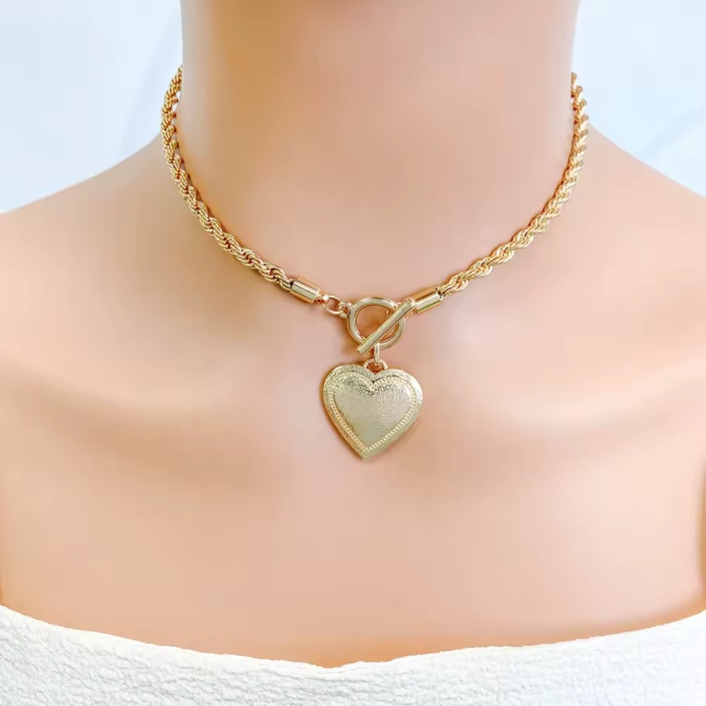 Gold Heart Pendant Necklace